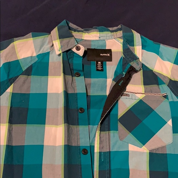 Hurley Button up top - Picture 4 of 5